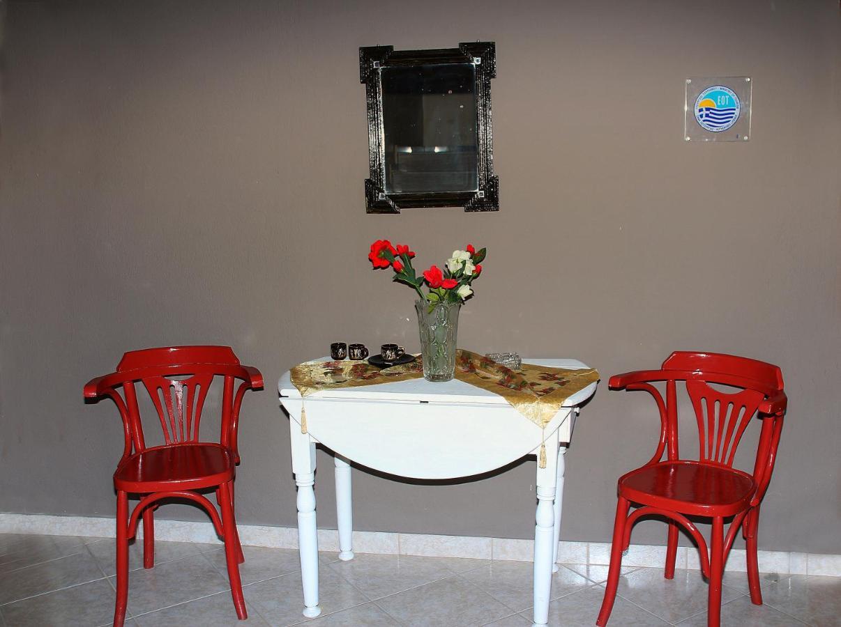 Johny'S Studios Prínos Buitenkant foto